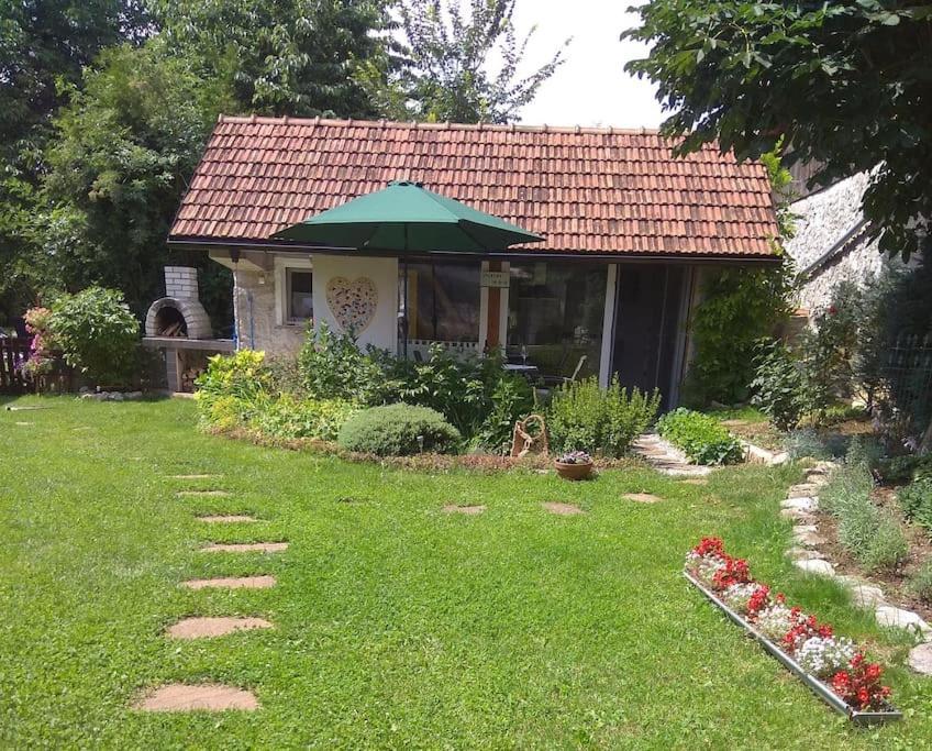 Tiny House With A Big Heart Postojna Exterior photo